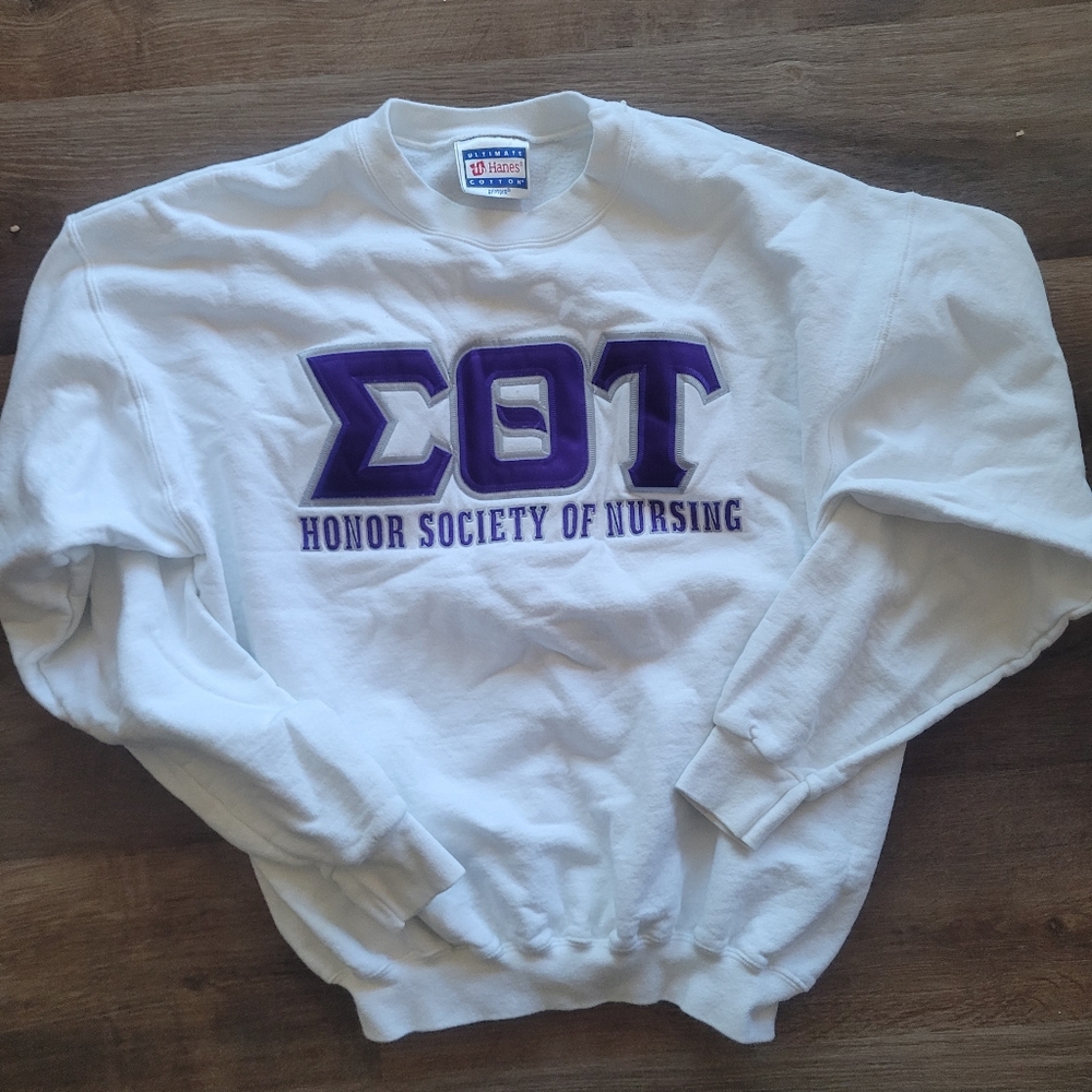 Sigma Theta Tau Honor Society Of Nursing White Sweatshirt M